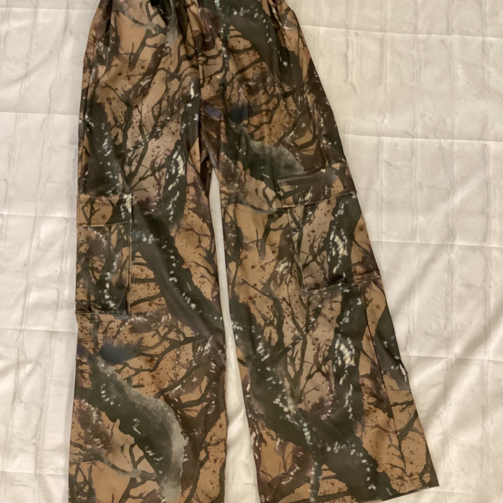 CAMOUFLAGE TREE CARGO PANTS (Color: Tree Edges)